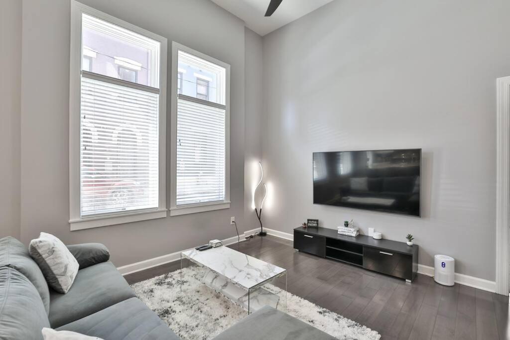 **new Modernlux Otr *park Onsite** Apartment *