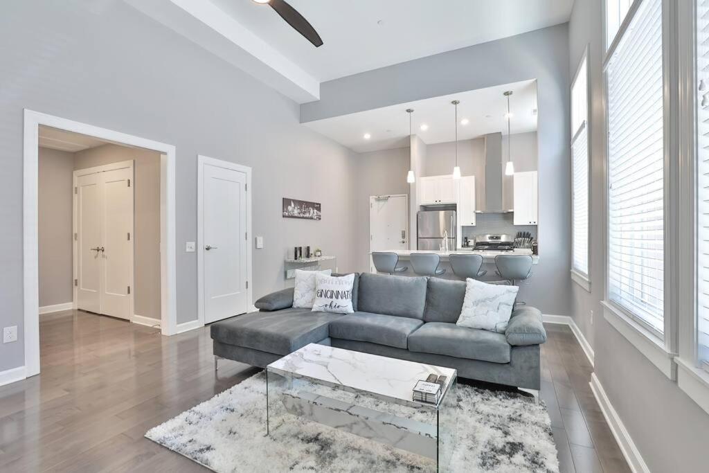 Apartment **new Modernlux Otr *park Onsite** *